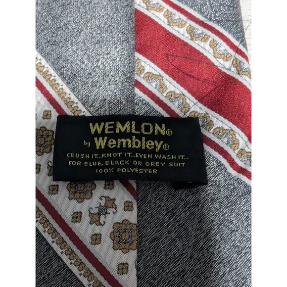 Wembley Luxury Red And Gray Patterned Diagonal Stripe Polyester Tie 60" x 4 " - Picture 4 of 5